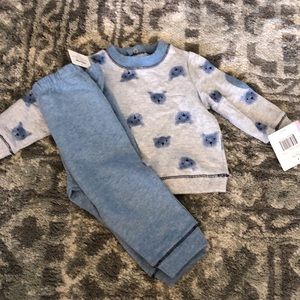 Infant sweatshirt/sweatpants set